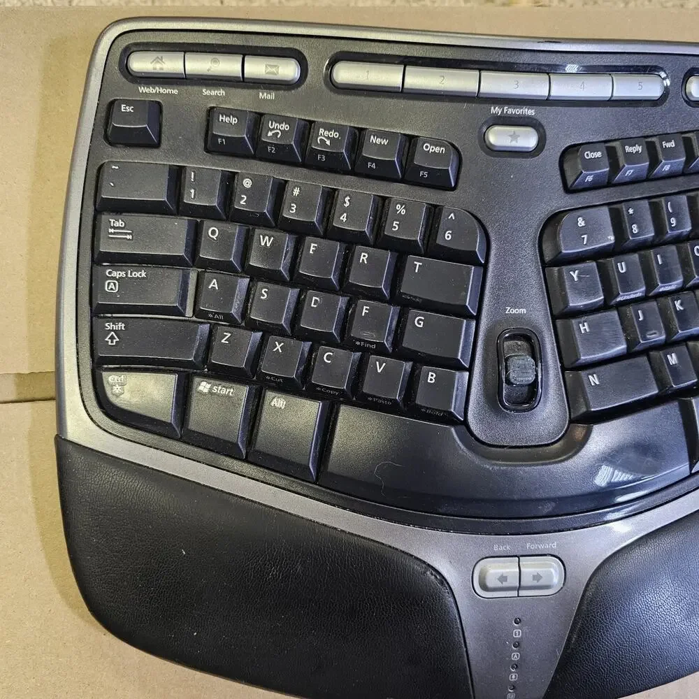 Microsoft Natural Ergonomic Keyboard 4000 v1.0 KU-0462 Wired Tested Clean